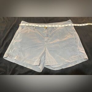 CLOSET CLEAR OUT Like New Size 8 American Eagle Mid waist and length Army Green